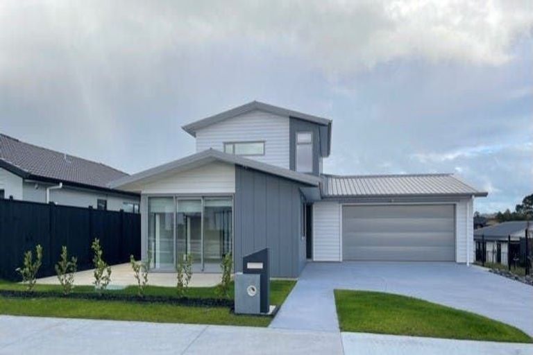 Photo of property in 52 Siren Street, Wainui, 0932