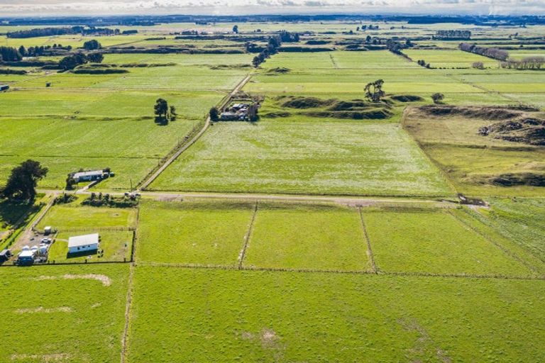 Photo of property in 130 Cummerfield Road, Foxton, 4891