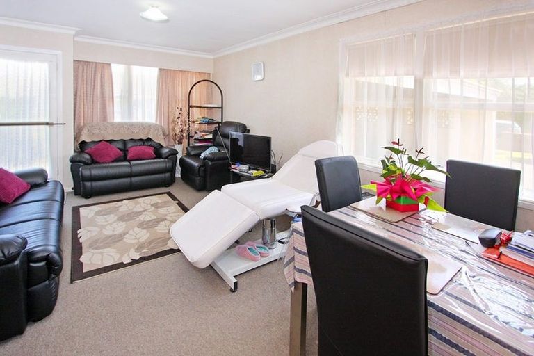 Photo of property in 2/100 Coronation Road, Papatoetoe, Auckland, 2025