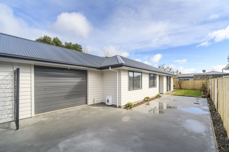 Photo of property in 17 Colonial Place, Kelvin Grove, Palmerston North, 4414