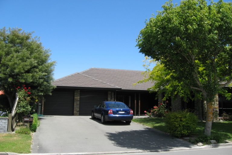 Photo of property in 2 Huntingdon Place, Avonhead, Christchurch, 8042