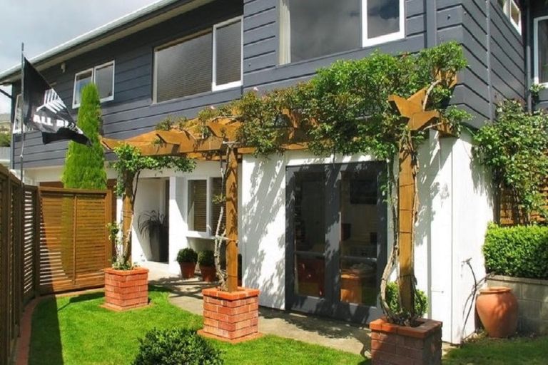 Photo of property in 6 Doon Grove, Papakowhai, Porirua, 5024