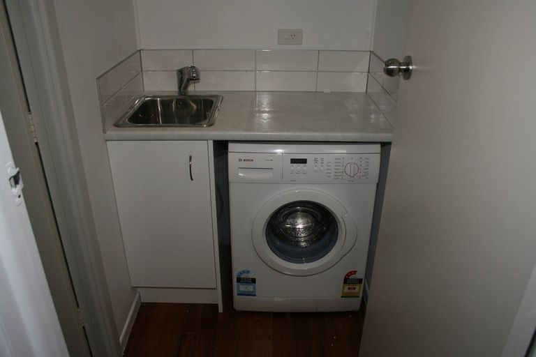 Photo of property in 1/87 Lake Road, Belmont, Auckland, 0622