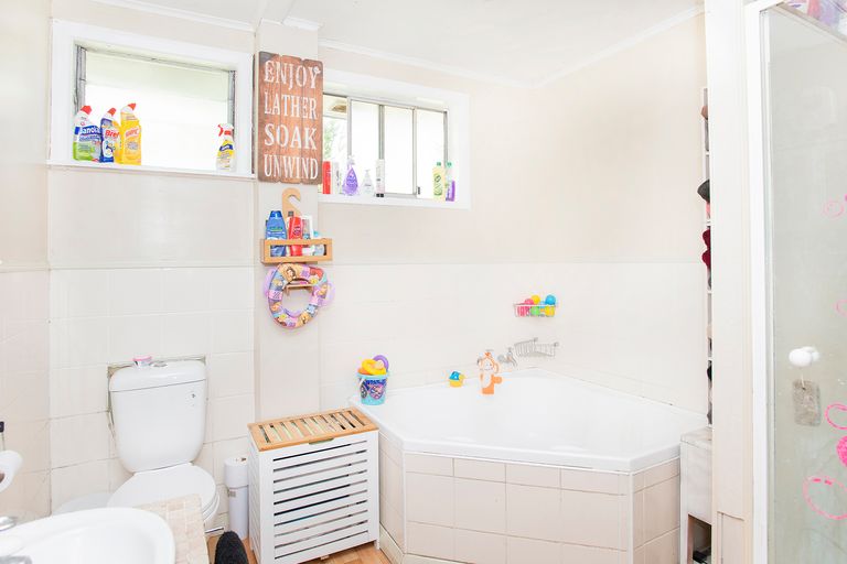 Photo of property in 42 Lyell Road, Outer Kaiti, Gisborne, 4010