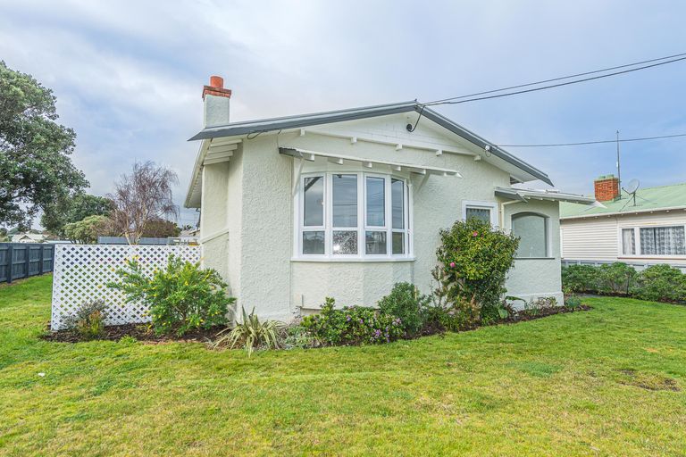 Photo of property in 4 Muir Street, Gonville, Whanganui, 4501