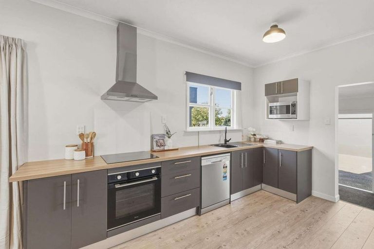 Photo of property in 77 Fitzherbert Avenue, Tawhero, Whanganui, 4501