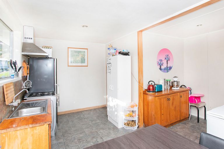 Photo of property in 42 Lyell Road, Outer Kaiti, Gisborne, 4010