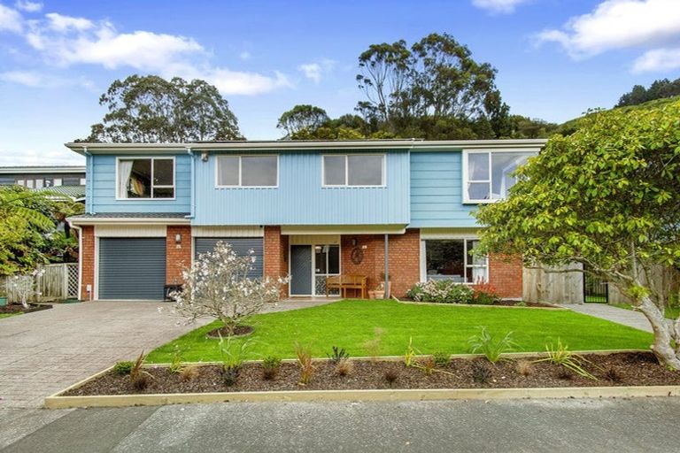 Photo of property in 52 Peterhouse Street, Tawa, Wellington, 5028