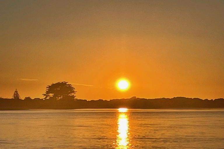 Photo of property in 2/57a Beachville Road, Redcliffs, Christchurch, 8081