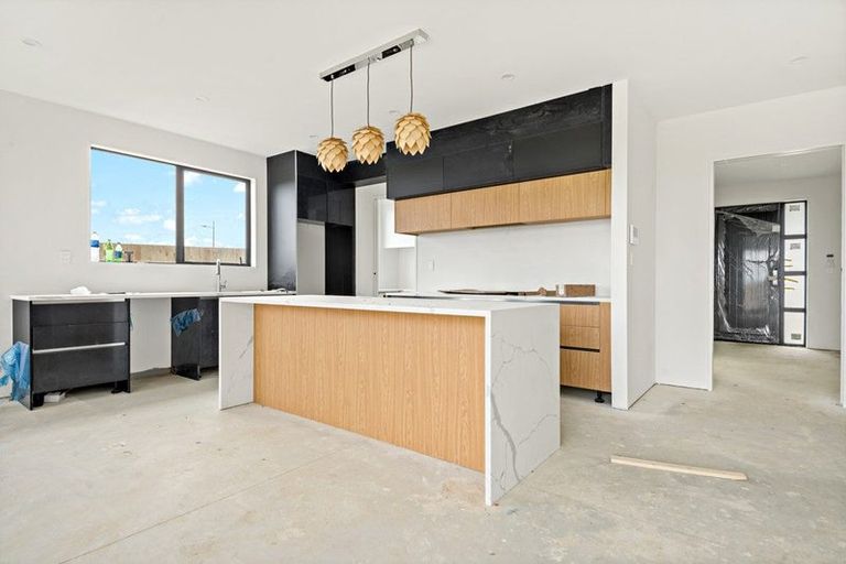 Photo of property in 43 Evergreen Parade, Rosehill, Papakura, 2113