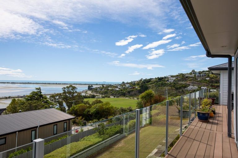 Photo of property in 20 Maffeys Road, Mount Pleasant, Christchurch, 8081