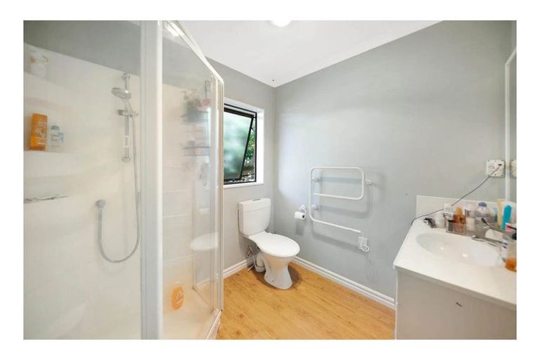 Photo of property in 28 Chieftain Rise, Goodwood Heights, Auckland, 2105