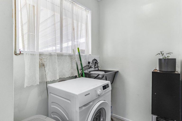 Photo of property in 76 Brandon Street, Featherston, 5710