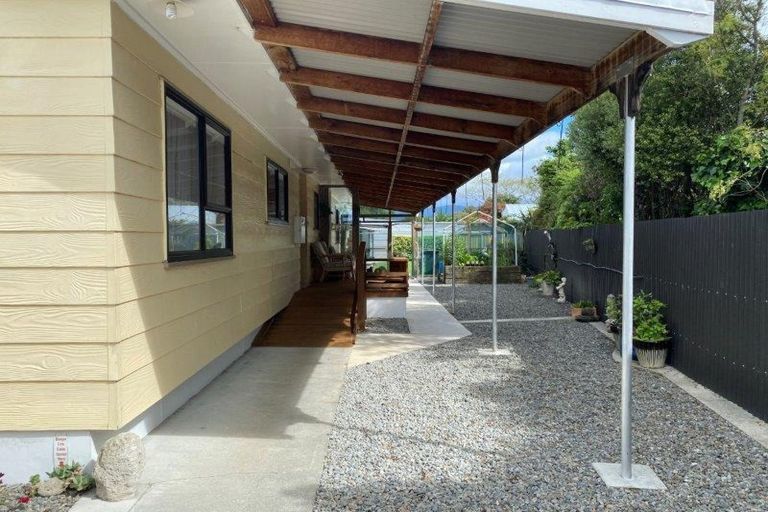 Photo of property in 9 Chisholm Place, Carterton, 5713