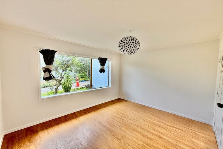 Photo of property in 2/48 Mayfair Crescent, Mairangi Bay, Auckland, 0630