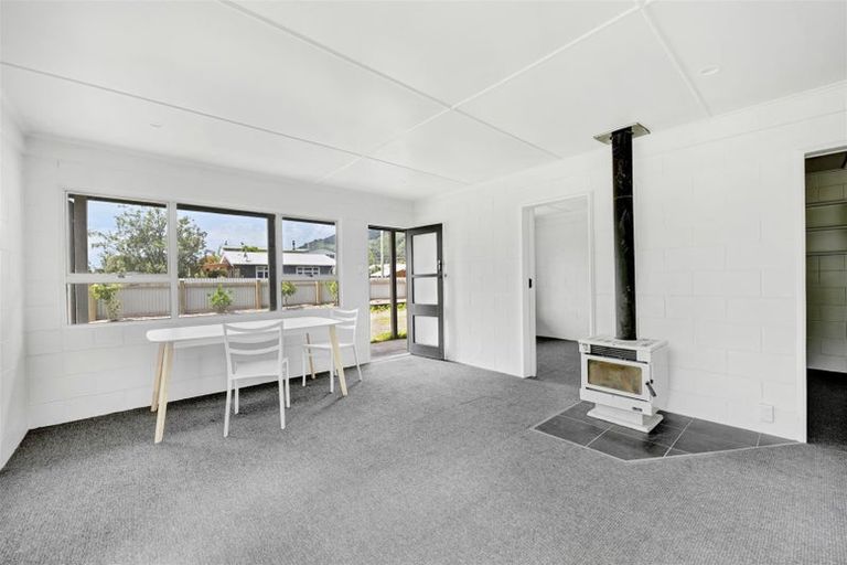 Photo of property in 44 Beach Road, Waikawa, Picton, 7220