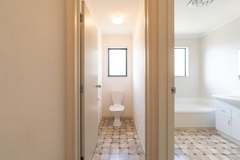 Photo of property in 21 Brooklyn Heights Drive, Kelvin Grove, Palmerston North, 4414