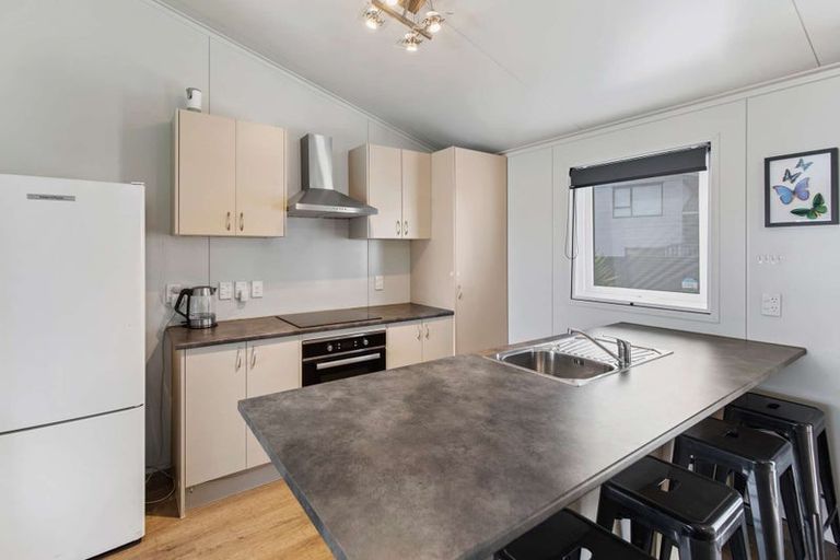 Photo of property in 10 Karaka Street, Castlecliff, Whanganui, 4501