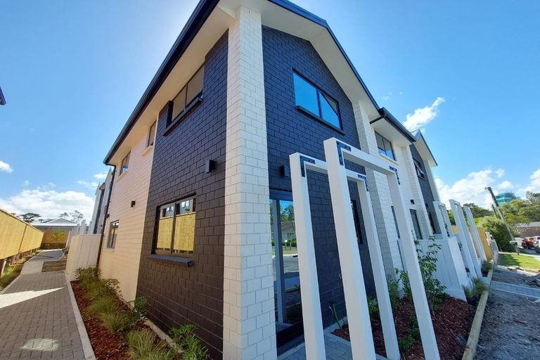 Photo of property in 3/14 Wilsher Crescent, Henderson, Auckland, 0612