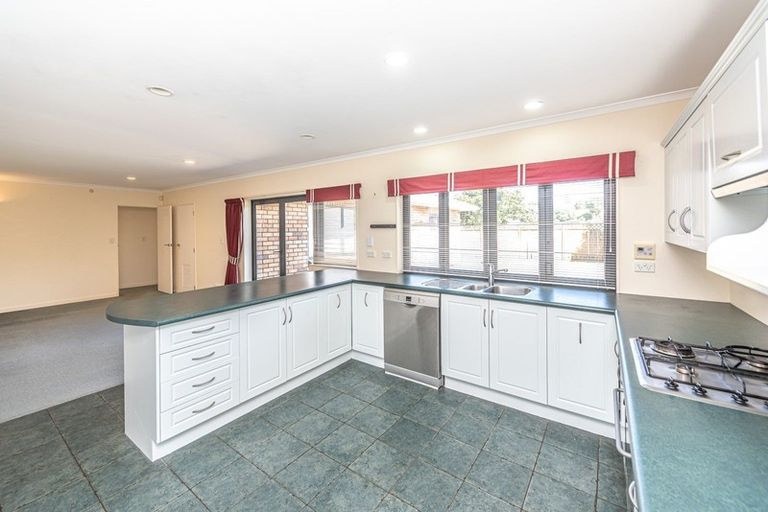 Photo of property in 18 Holdsworth Drive, Otamatea, Whanganui, 4500