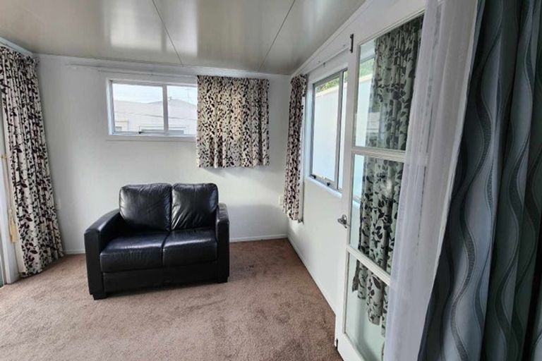 Photo of property in 264 Birkdale Road, Birkdale, Auckland, 0626