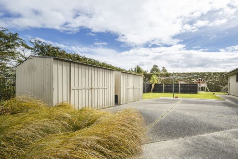 Photo of property in 15 Dobsons Lane, Kelvin Grove, Palmerston North, 4470