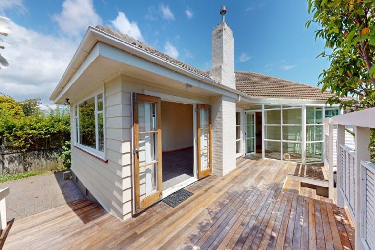 Photo of property in 35 Hannan Street, Levin, 5510