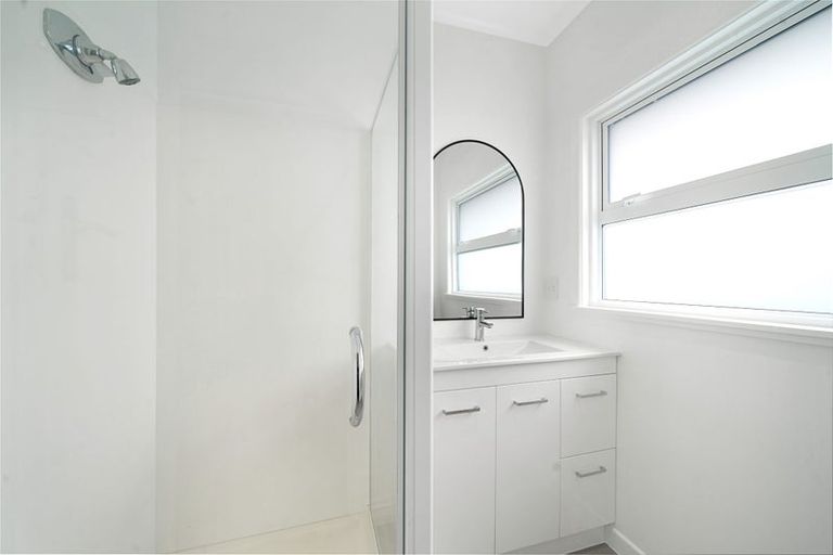 Photo of property in 54c Te Atatu Road, Te Atatu South, Auckland, 0610