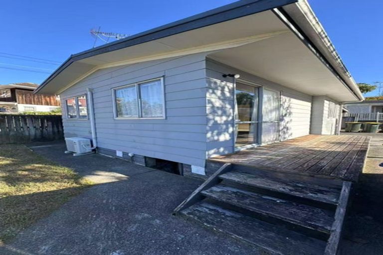 Photo of property in 39 Tomo Street, New Lynn, Auckland, 0600
