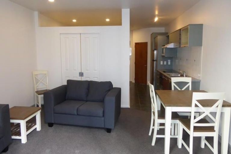 Photo of property in Atrium Towers, 6e/154 The Terrace, Wellington Central, Wellington, 6011