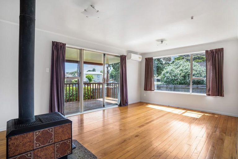 Photo of property in 14 Burbank Avenue, Manurewa, Auckland, 2102