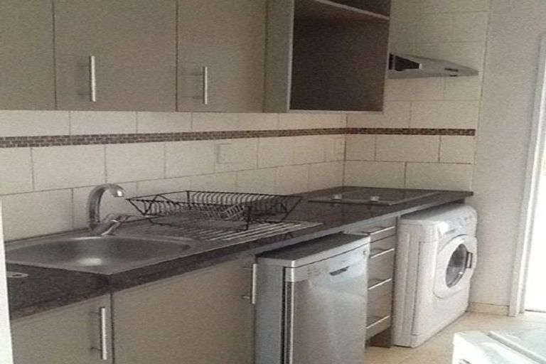 Photo of property in 41 Condor Place, Unsworth Heights, Auckland, 0632