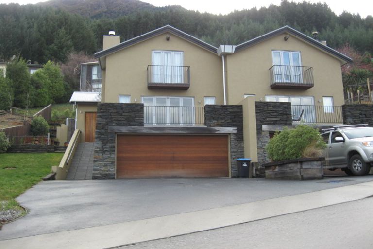 Photo of property in 34a Greenstone Place, Fernhill, Queenstown, 9300
