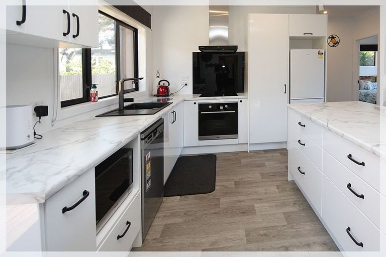 Photo of property in 6 Dustin Street, Foxton Beach, Foxton, 4815