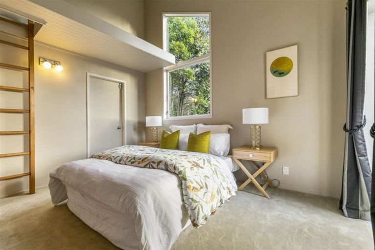 Photo of property in 25 Pemberton Avenue, Bayview, Auckland, 0629