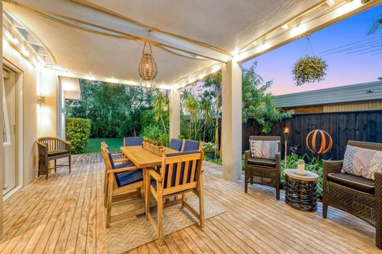 Photo of property in 11 Holly Way, Sunnyhills, Auckland, 2010