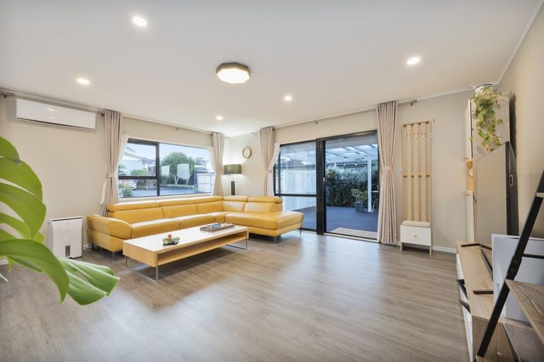 Photo of property in 81 Spence Road, Henderson, Auckland, 0612