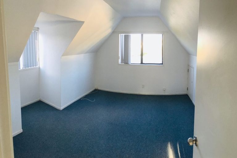 Photo of property in 1 Bevyn Street, Castor Bay, Auckland, 0620