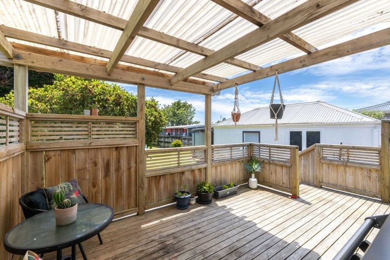 Photo of property in 42 Doralto Road, Frankleigh Park, New Plymouth, 4310