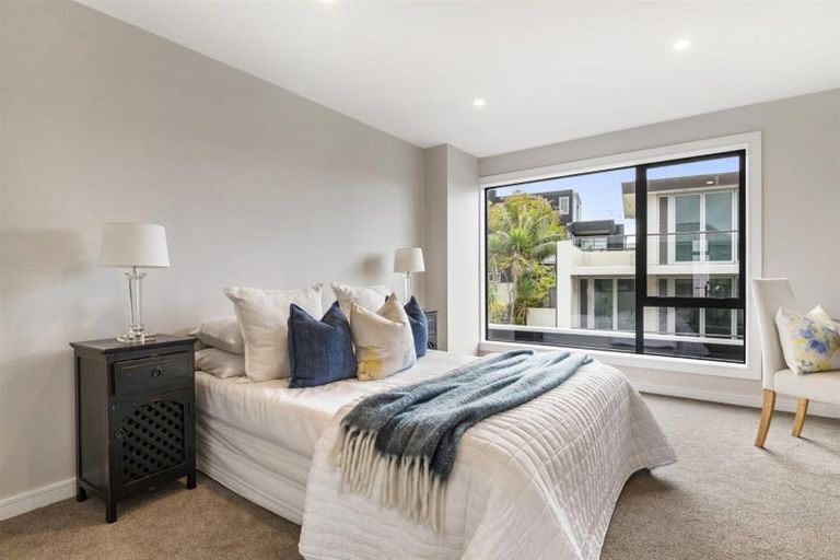 Photo of property in 20 Beach Road, Castor Bay, Auckland, 0620