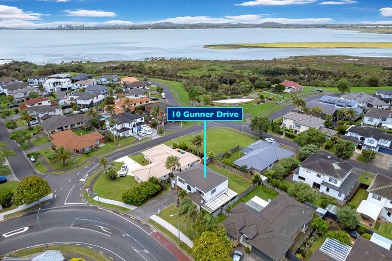 Photo of property in 10 Gunner Drive, Te Atatu Peninsula, Auckland, 0610
