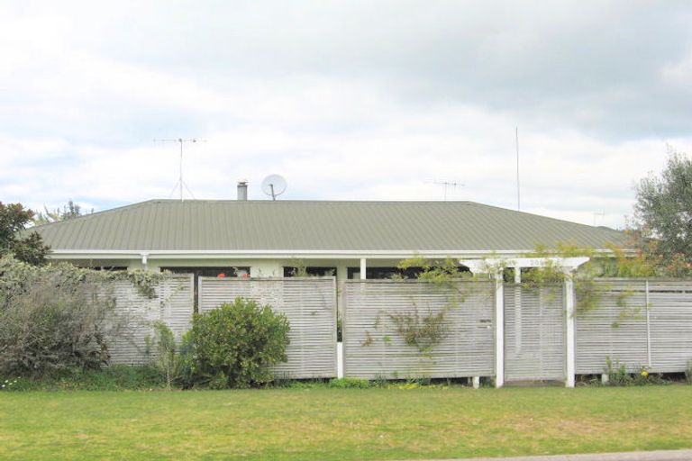 Photo of property in 205 Tamaki Road, Whangamata, 3620