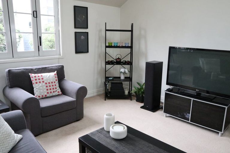 Photo of property in 34 Pipitea Street, Thorndon, Wellington, 6011