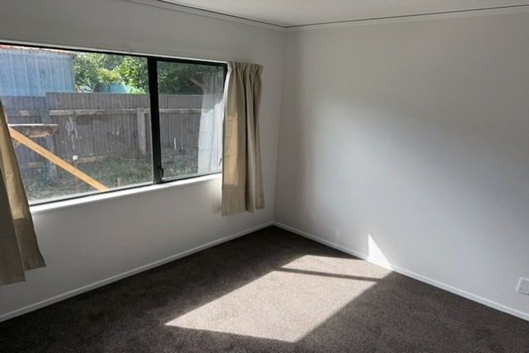 Photo of property in 1/37 Compton Crescent, Taita, Lower Hutt, 5011