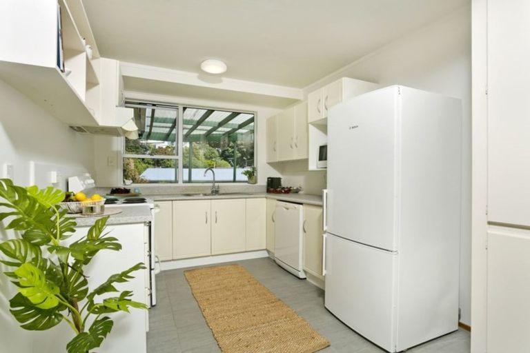 Photo of property in 66 Lake Road, Northcote, Auckland, 0627