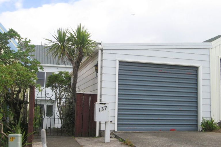 Photo of property in 137 Akaroa Drive, Maupuia, Wellington, 6022