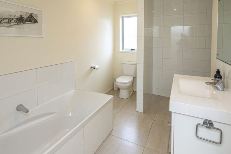 Photo of property in 6 Attrill Place, Tawhero, Whanganui, 4501