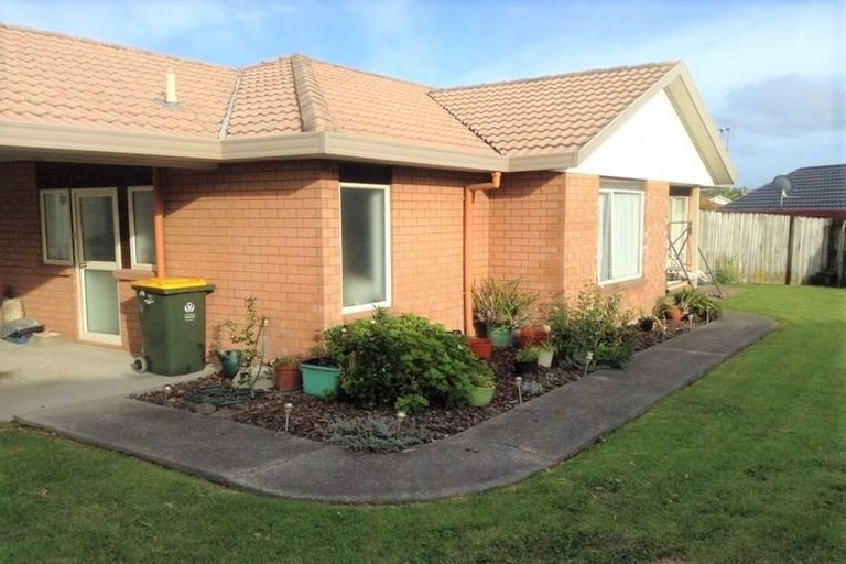 Photo of property in 13 Shenton Place, Burswood, Auckland, 2013