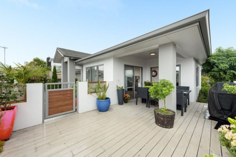 Photo of property in 324 Lakes Boulevard, Pyes Pa, Tauranga, 3112