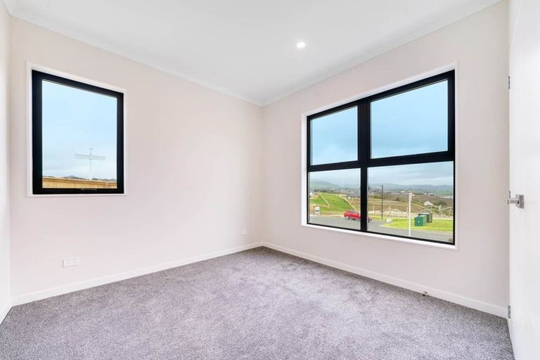 Photo of property in 16 Viv Green Place, Pokeno, 2402